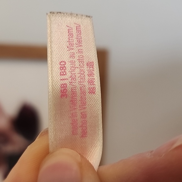 PINK VICTORIA SECRET STRAPLESS BRA - Picture 4 of 4